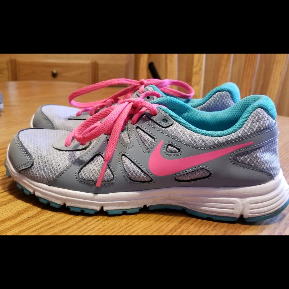 Nike tennis shoes